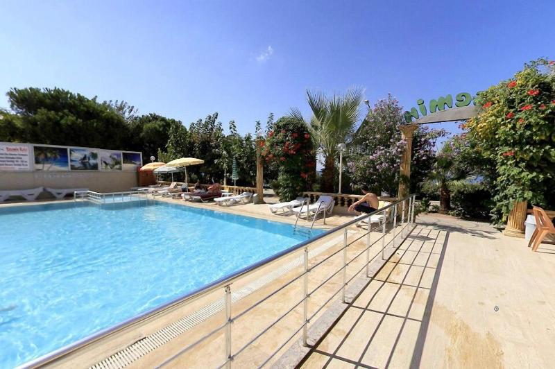 Yasemin Hotel