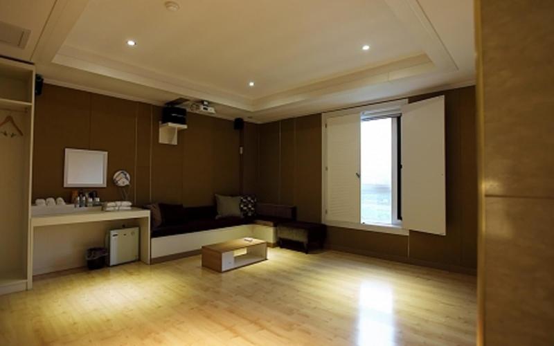 Namwon River Motel image