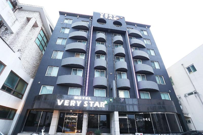 Donghae Very Star — main photo