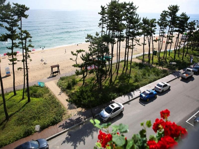 Gangneung Gyeongpodae Hotel Rang — photo 17