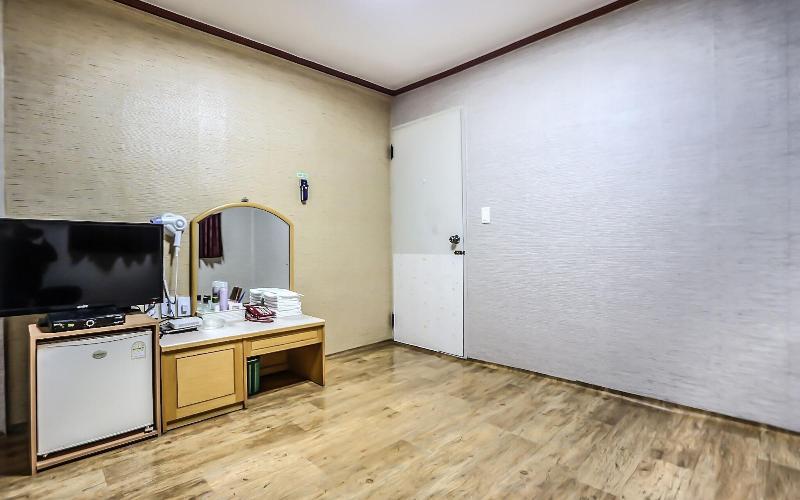 Gangneung Ewha Motel image