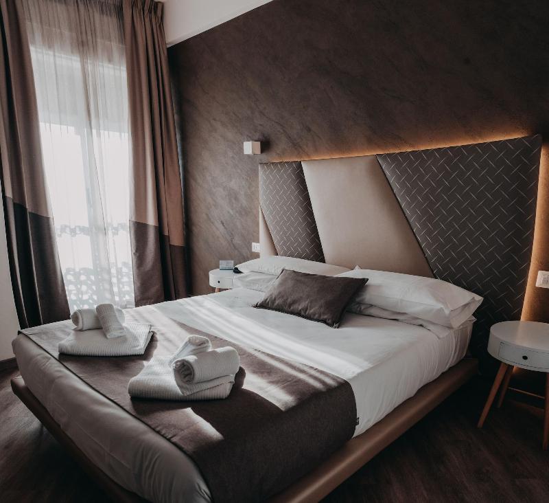 Hotel Tirreno image
