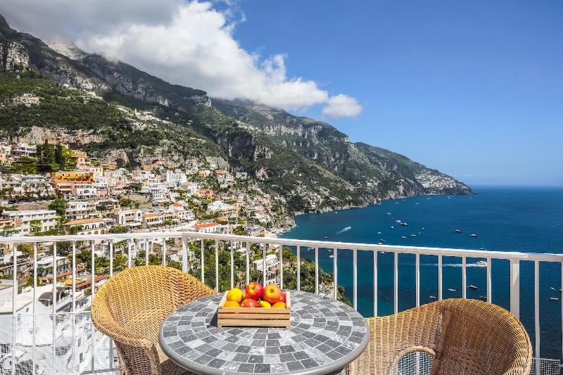 Villa Anfitrite image