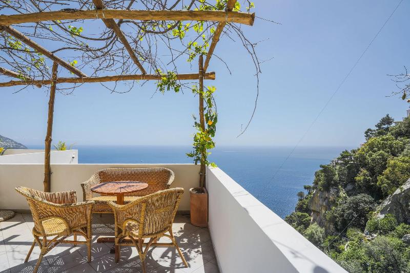 Villa Anfitrite image