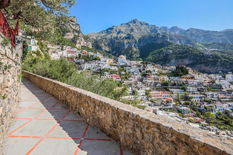 Villa Anfitrite image