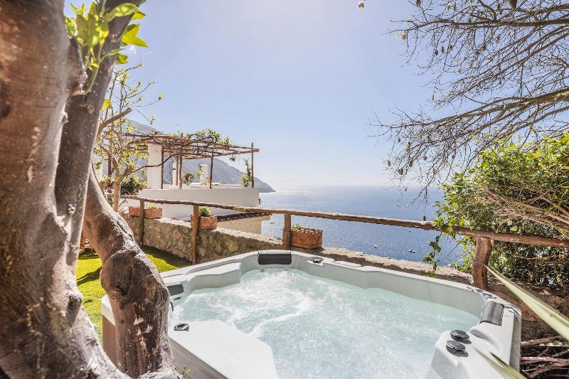 Villa Anfitrite image