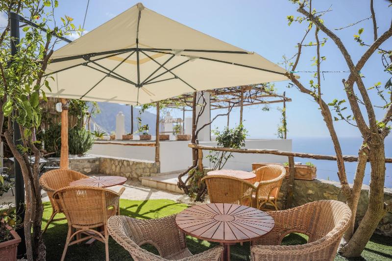 Villa Anfitrite image