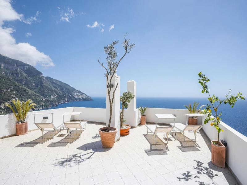 Villa Anfitrite image