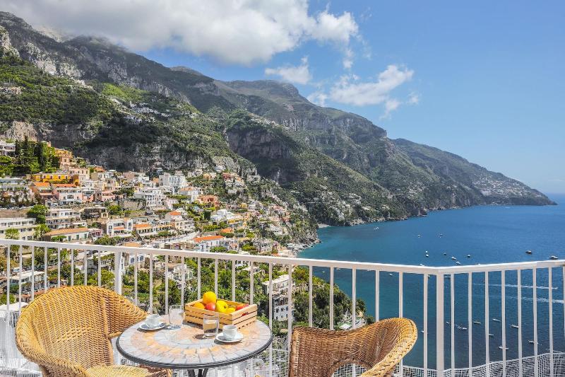 Villa Anfitrite image