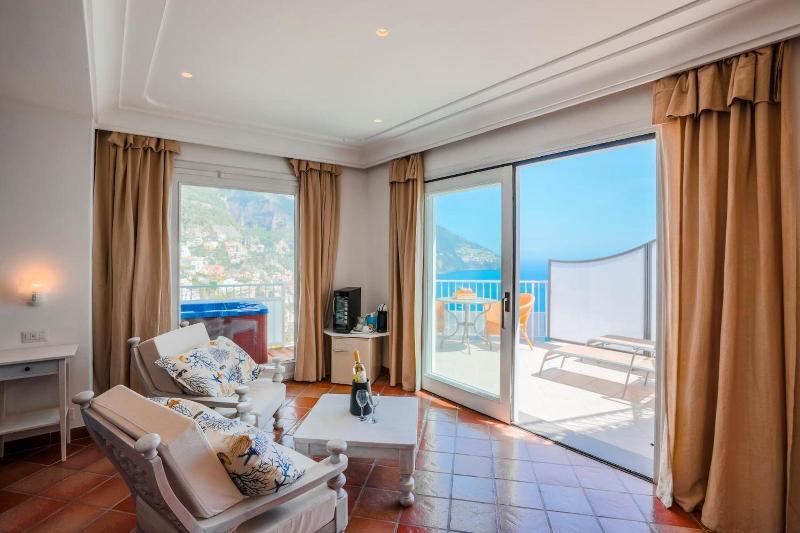 Villa Anfitrite image