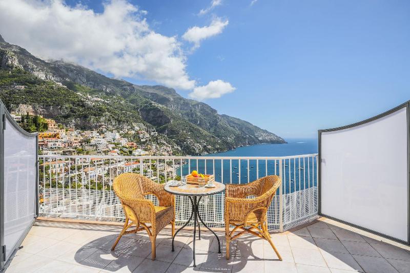 Villa Anfitrite image