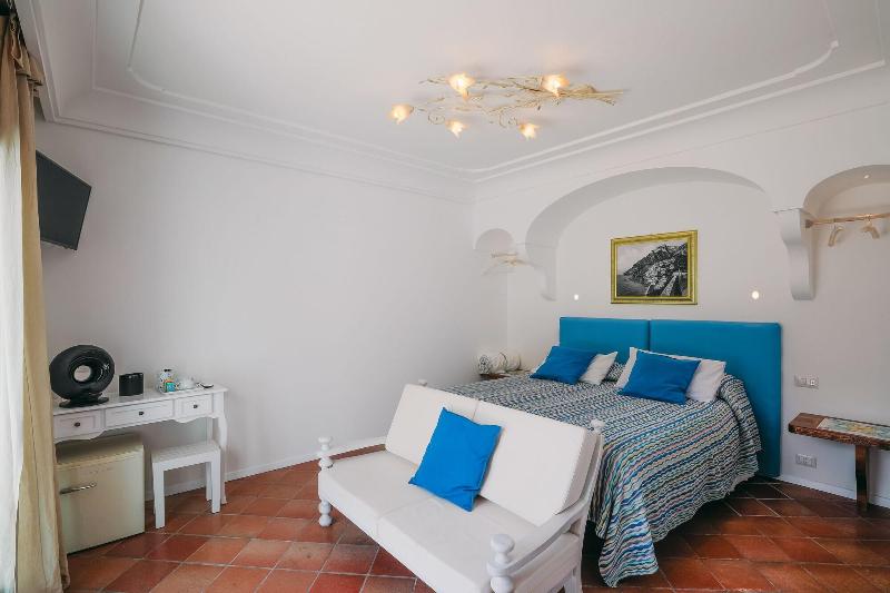 Villa Anfitrite image