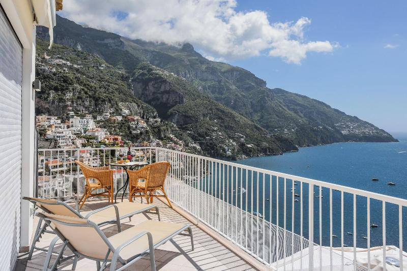 Villa Anfitrite image