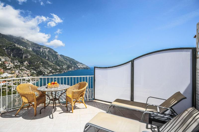 Villa Anfitrite image