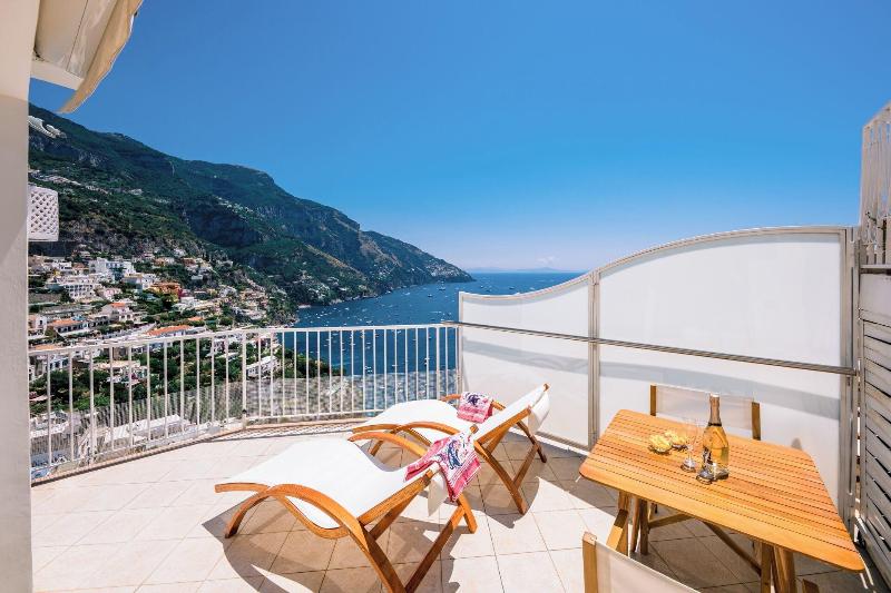 Villa Anfitrite image