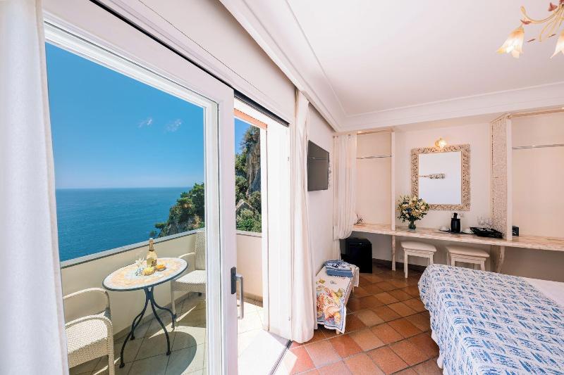 Villa Anfitrite image