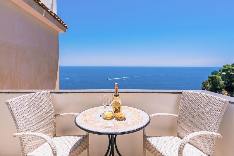 Villa Anfitrite image