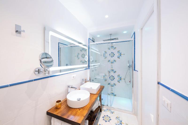 Villa Anfitrite image
