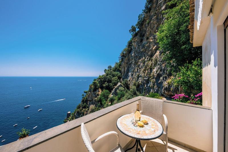 Villa Anfitrite image