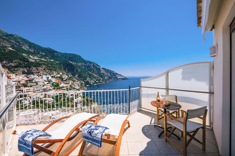 Villa Anfitrite image