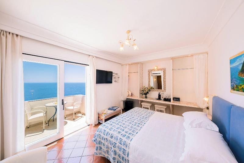 Villa Anfitrite image