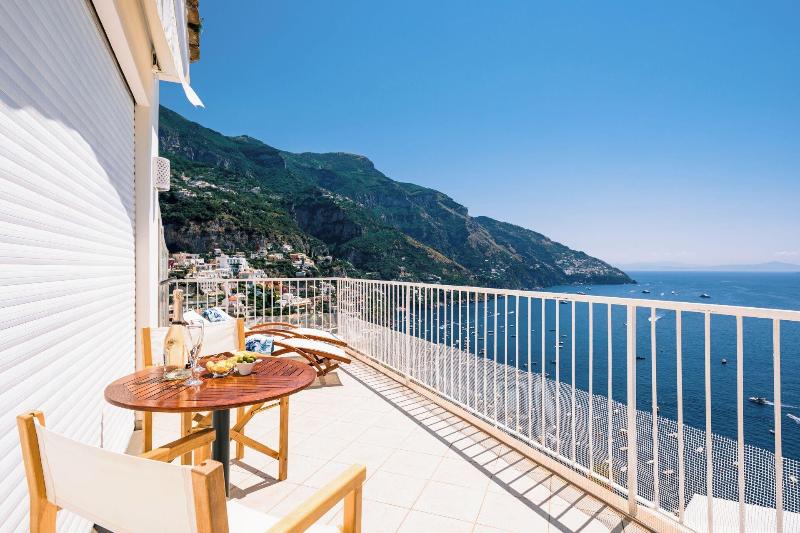 Villa Anfitrite image