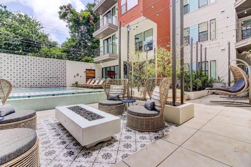Sentral East Austin 1614 image