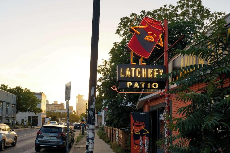 Sentral East Austin 1614 image