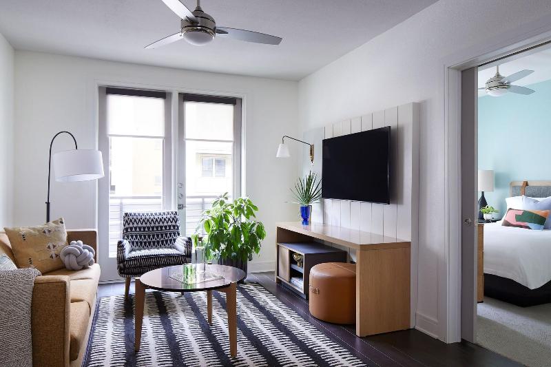 Sentral East Austin 1614 image