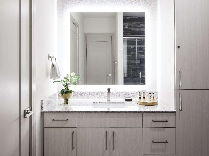 Sentral East Austin 1614 image