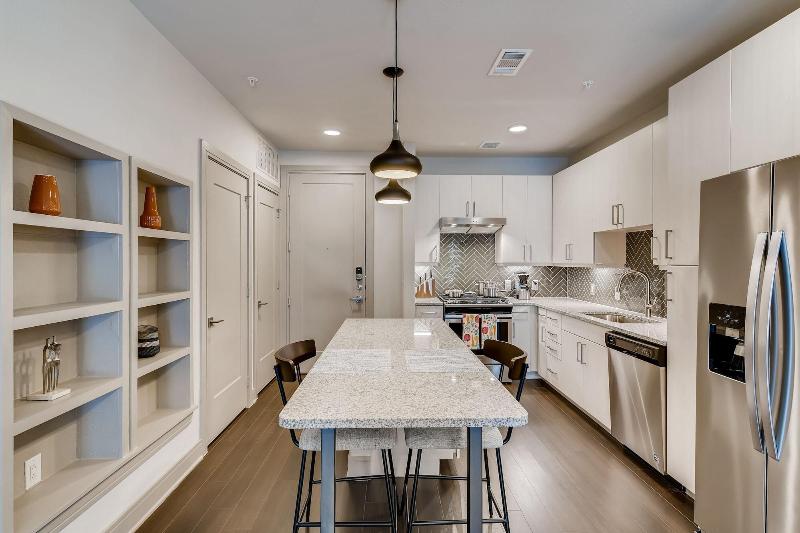 Sentral East Austin 1614 image