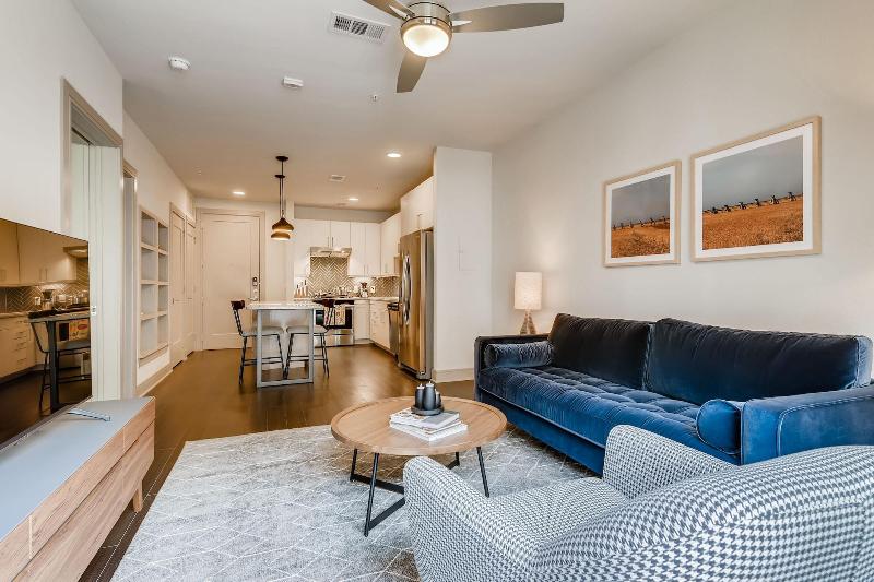 Sentral East Austin 1614 image
