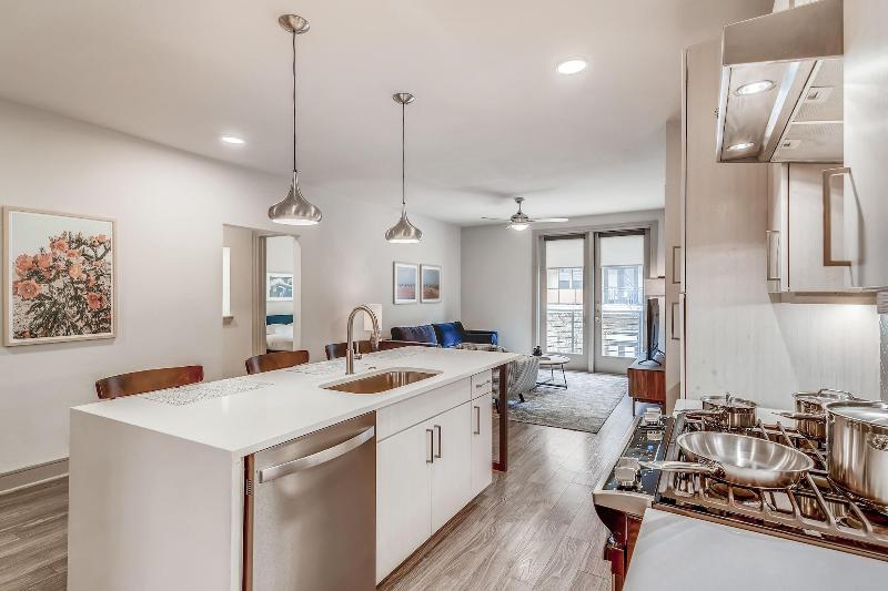 Sentral East Austin 1614 image