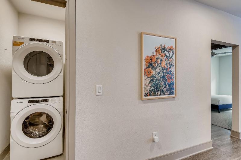 Sentral East Austin 1614 image