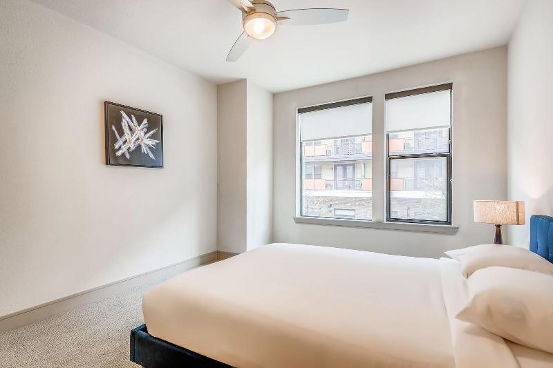 Sentral East Austin 1614 image