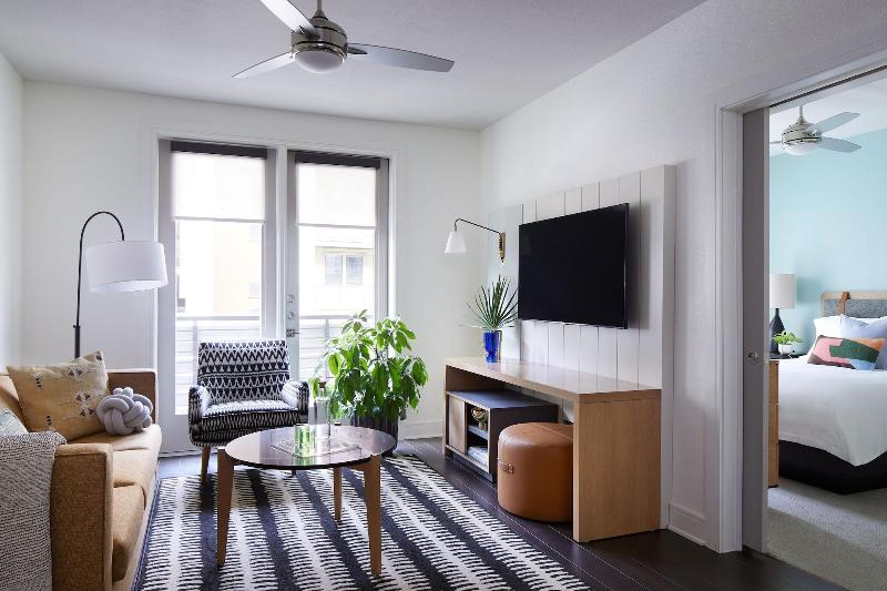 Sentral East Austin 1614 image