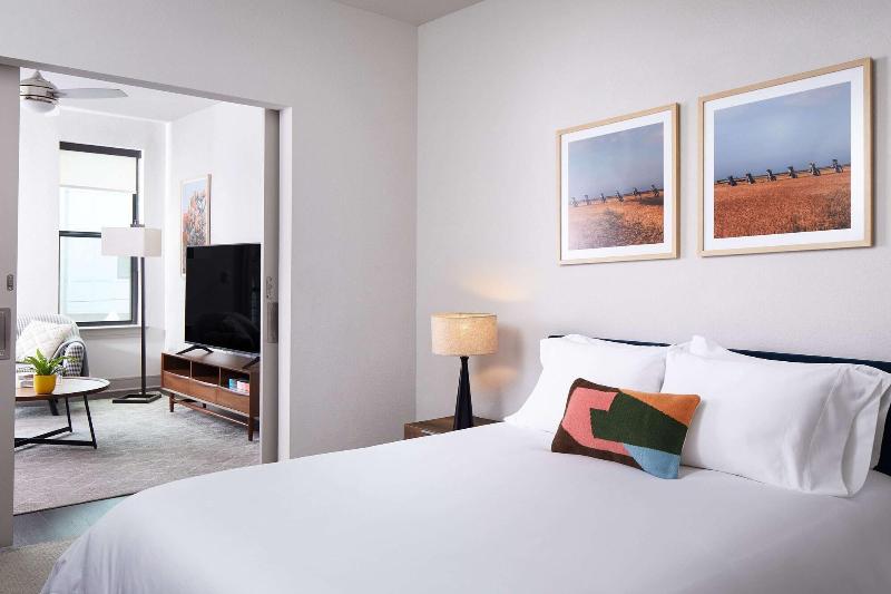 Sentral East Austin 1614 image