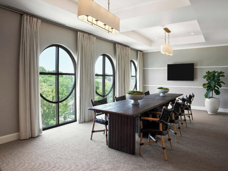 The Memphian, a Tribute Portfolio Hotel