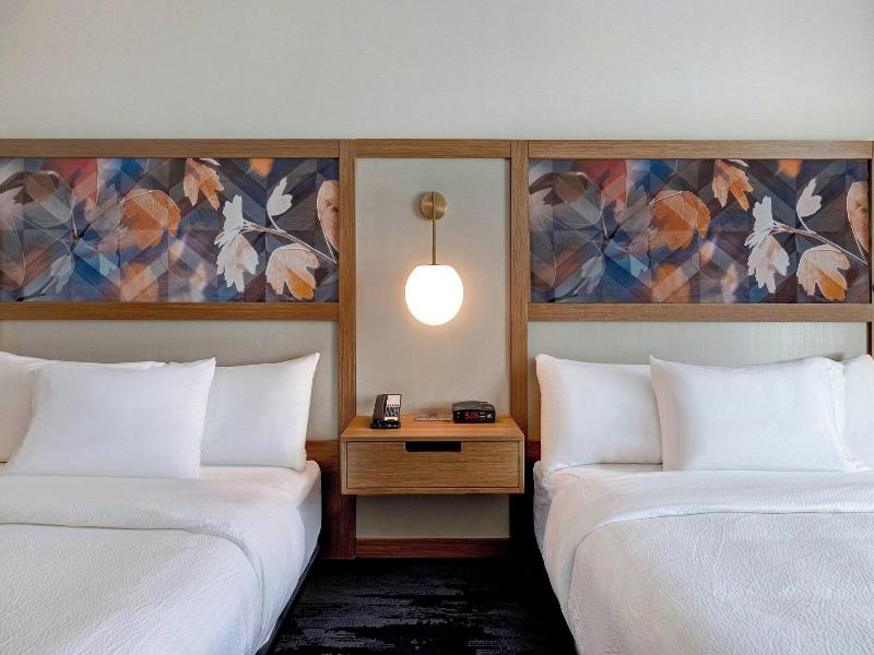 DOUBLE TWO QUEEN BEDS