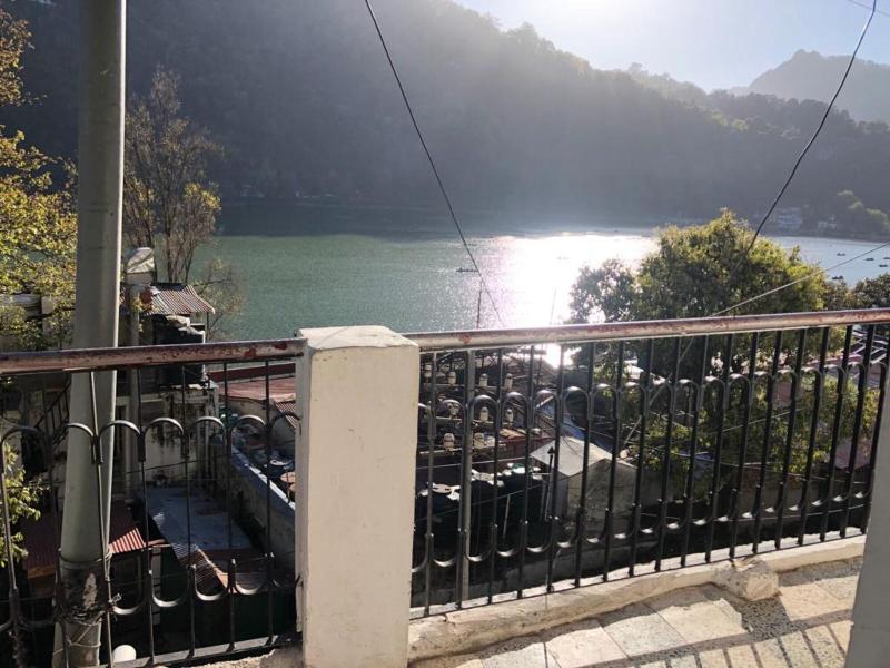 Goroomgo Colonel Cottage Lake View — photo 2