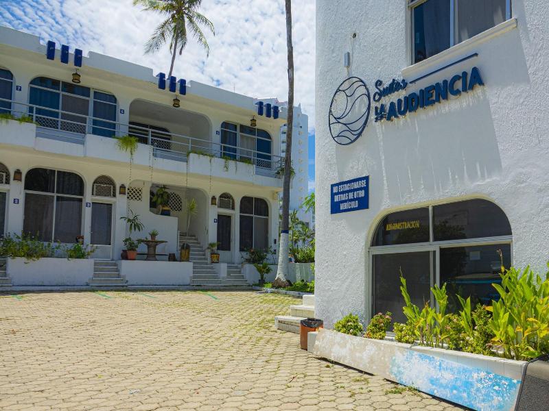 Suites Playa La Audiencia image