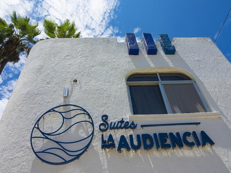 Suites Playa La Audiencia image