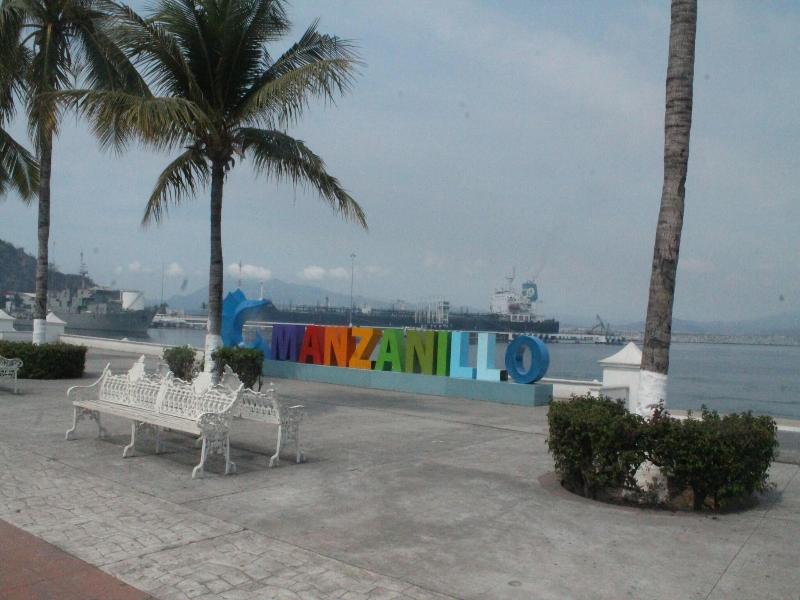 Suites Playa La Audiencia image