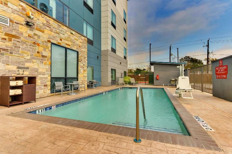 TownePlace Suites by Marriott Houston I-10 East image