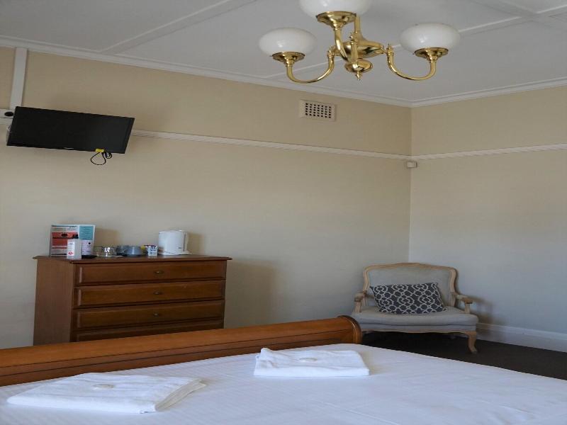 Palace Hotel Mortlake image