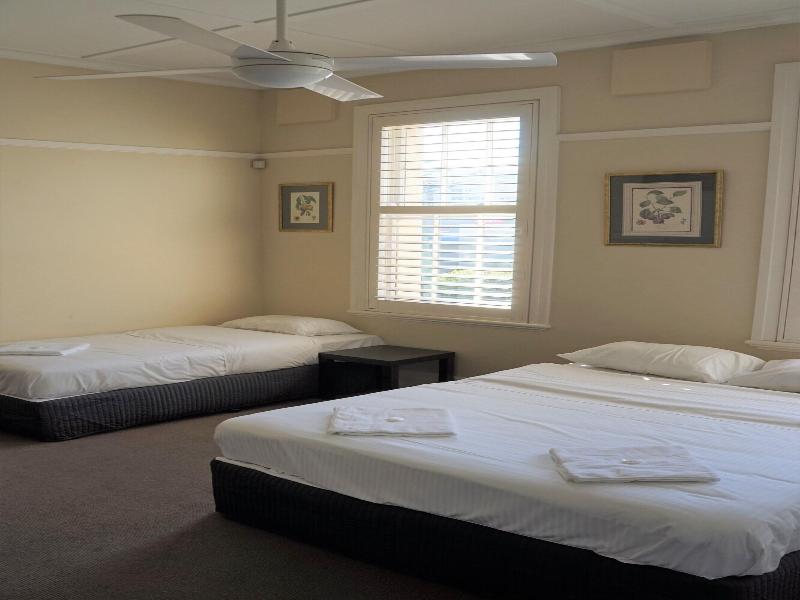 Palace Hotel Mortlake image
