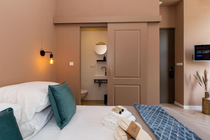 Ben's Boutique Hotel image