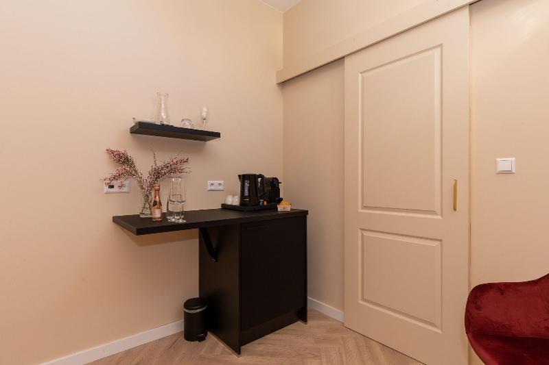 Ben's Boutique Hotel image