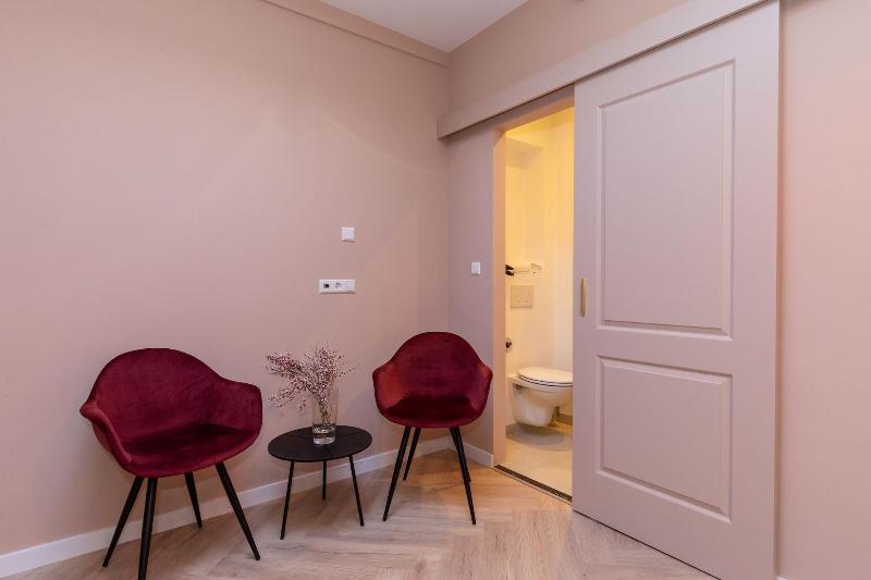 Ben's Boutique Hotel image