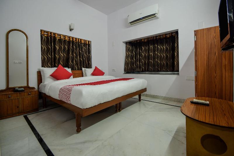 18671 Ashirwad Palace Hotel — main photo
